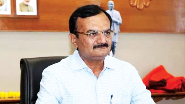 Pradipsinh_home-minister-pradipsinh-jadejas-crisis-management-failed-in-liquor-prohibition-in-Gujarat_0.jpg